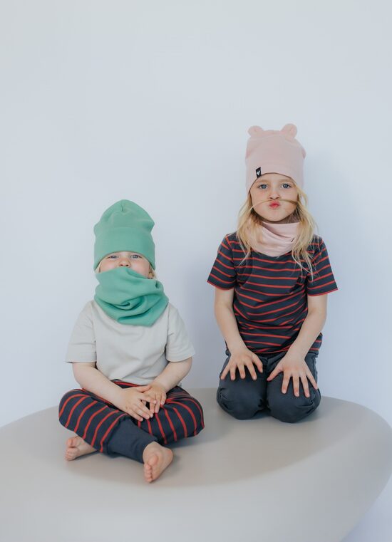 Plānās cepures un šalles bez oderes