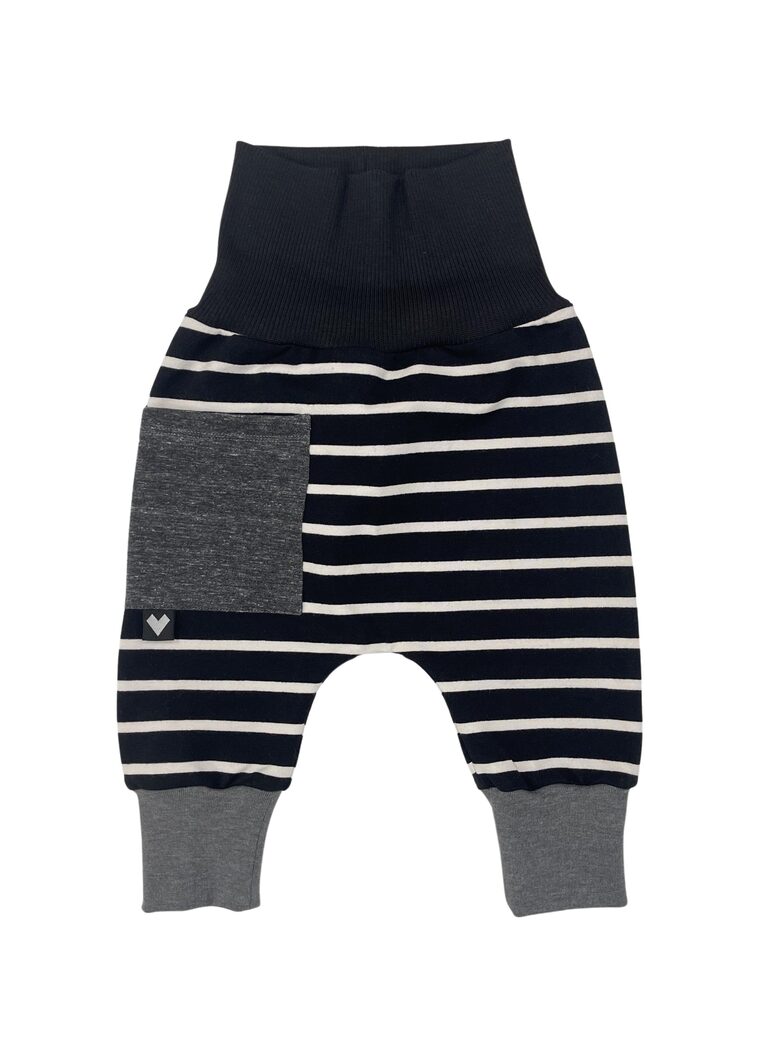 BIKSES - melnas ar baltām strīpām un kabatiņu