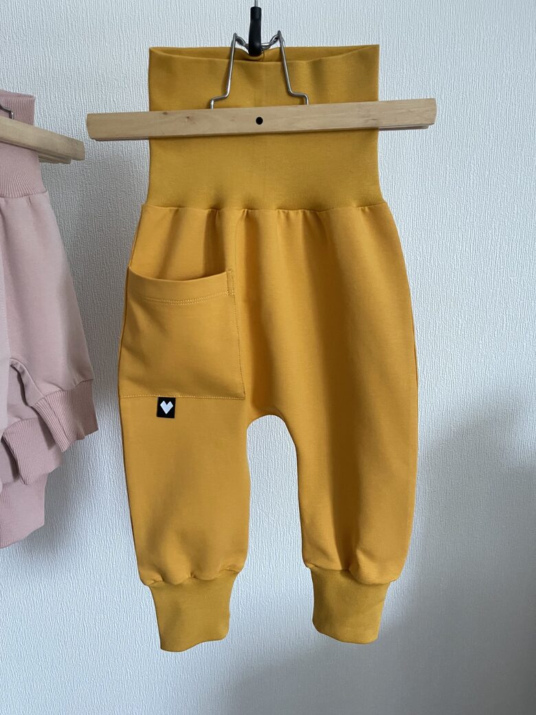 BIKSES - sinepju dzeltenas ar kabatiņu